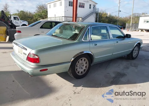 2001 Jaguar Xj8 z USA, uszkodzony, nr VIN SAJDA14CX1LF39898